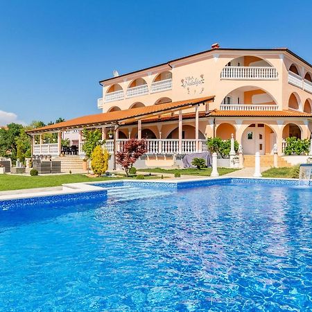 Villa Natalija Medulin Bagian luar foto