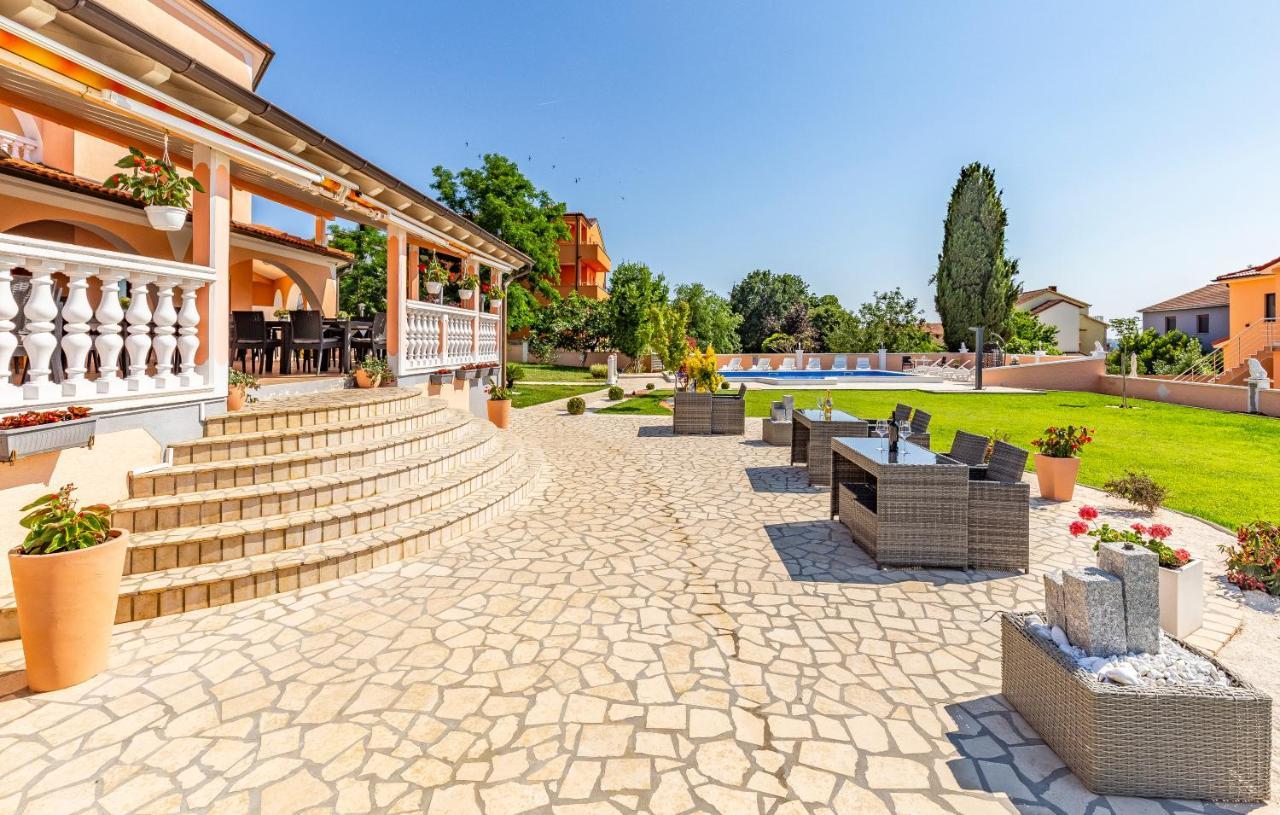 Villa Natalija Medulin Bagian luar foto